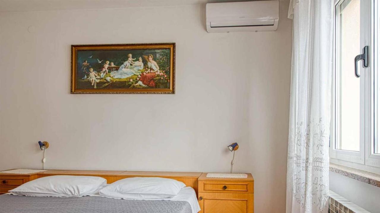 Room Mario Rovinj Bagian luar foto